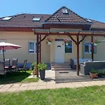 Jokai Vendeghaz Апартаменты