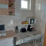 Апартаменты Jokai Vendeghaz *