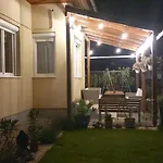 Jokai Vendeghaz Апартаменты *