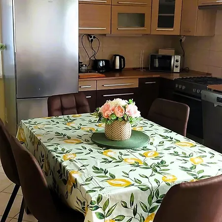 Jokai Vendeghaz Apartman *