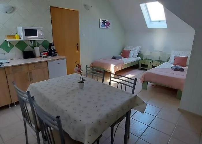 Lejlighed Jokai Vendeghaz